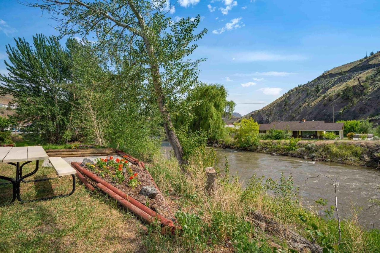 Sandman Inn Cache Creek Exterior foto